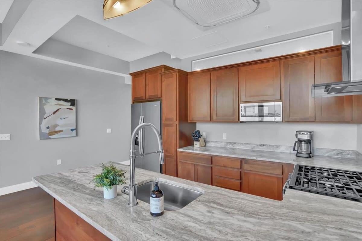 Cozysuites Posh 1Br, Ppg Paints Arena, Pitts Pittsburgh Exterior photo